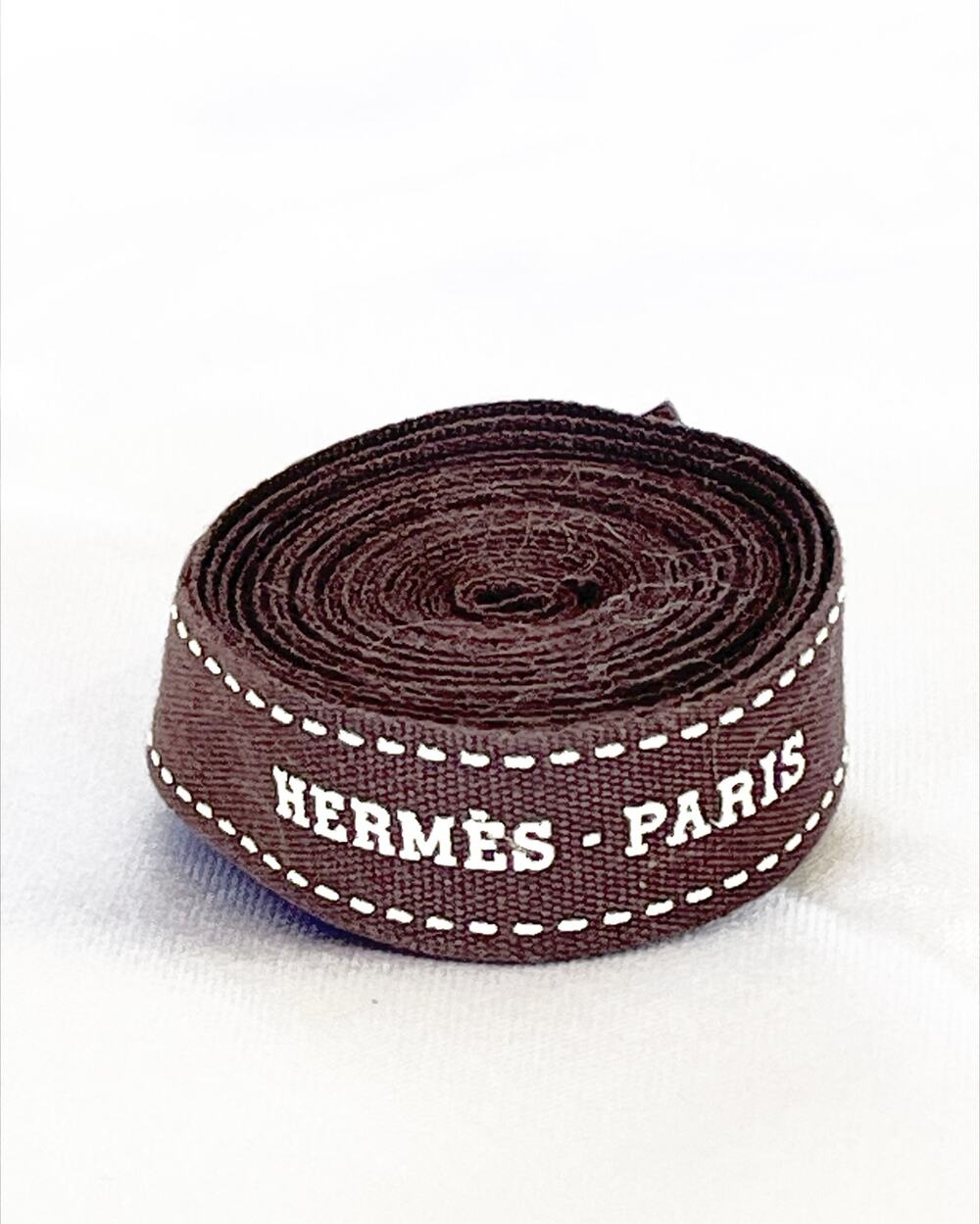 HERMÈS Paris Brown Ribbon Gift Wrapping Signature Embossed Horse And Carriage
